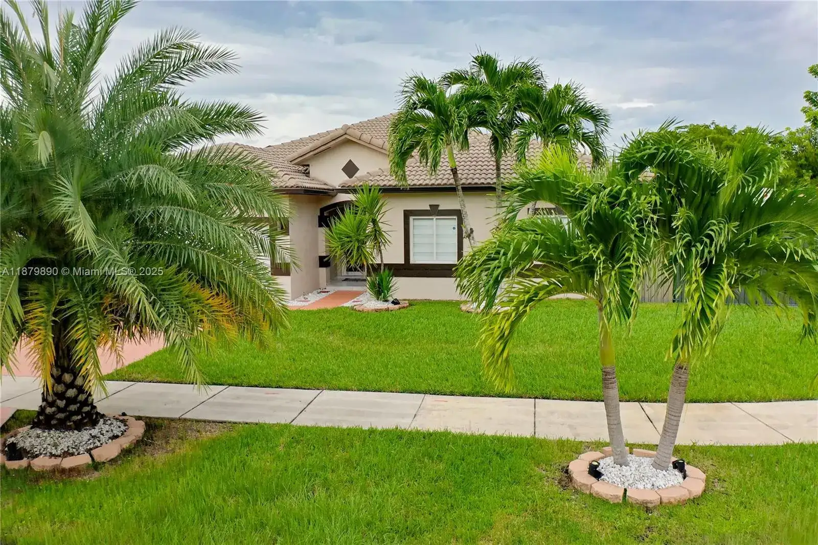 1407 SE 7th St, Homestead FL 33033 photo 3