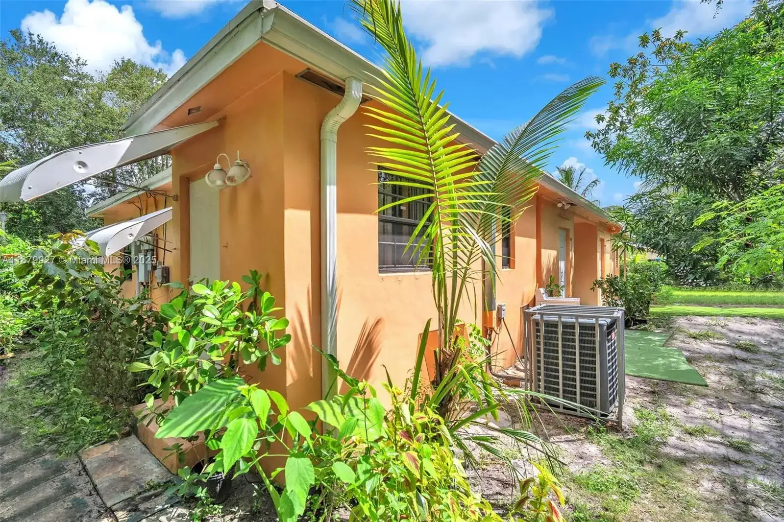 460 NE 132nd St, North Miami FL 33161 photo 3