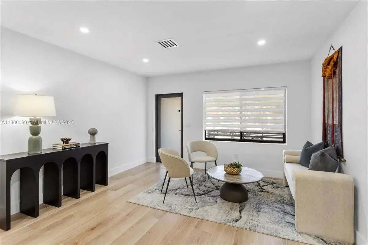 1724 SW 10th St, Miami FL 33135 photo 3