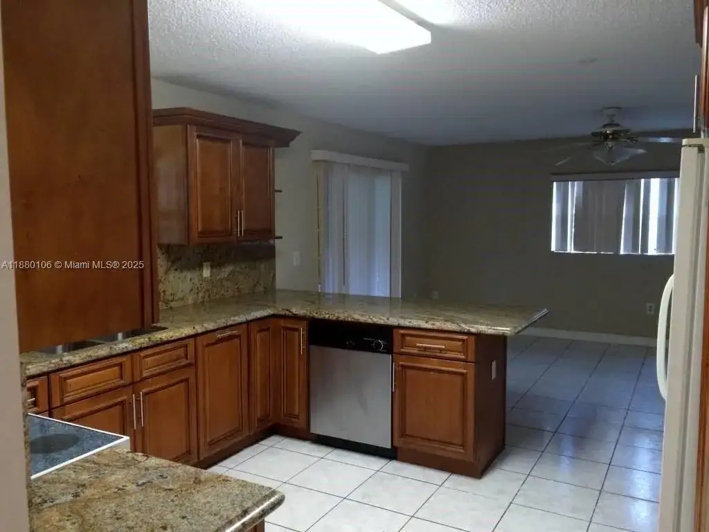 9034 SW 163rd Ter, Palmetto Bay FL 33157 photo 4