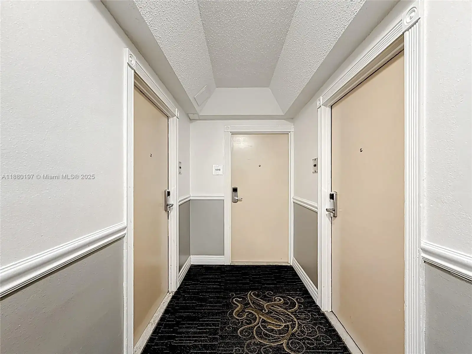 19201 Collins Ave # 1010, Sunny Isles Beach FL 33160 photo 5
