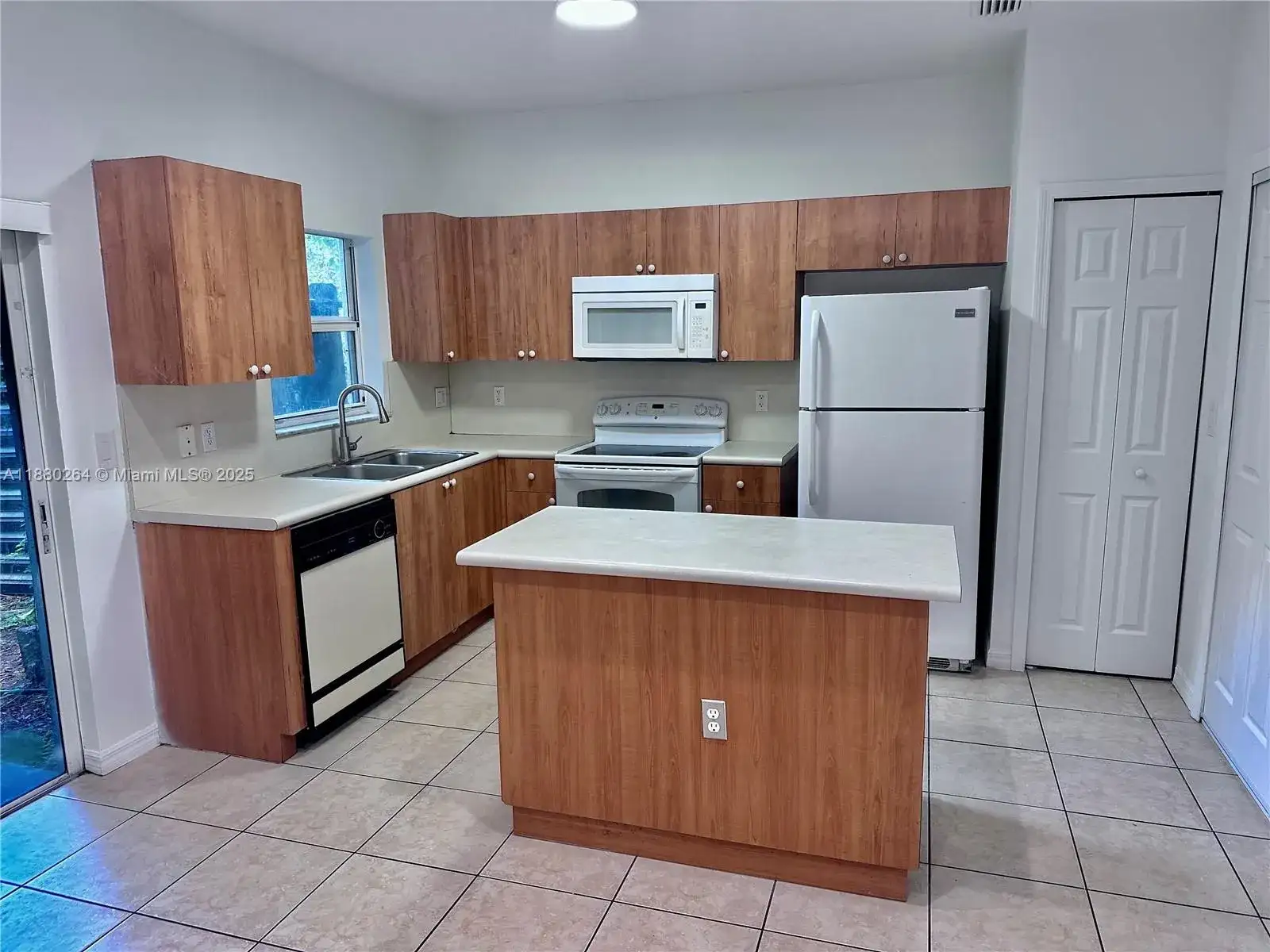 1631 SE 30th St # 1631, Homestead FL 33035 photo 3