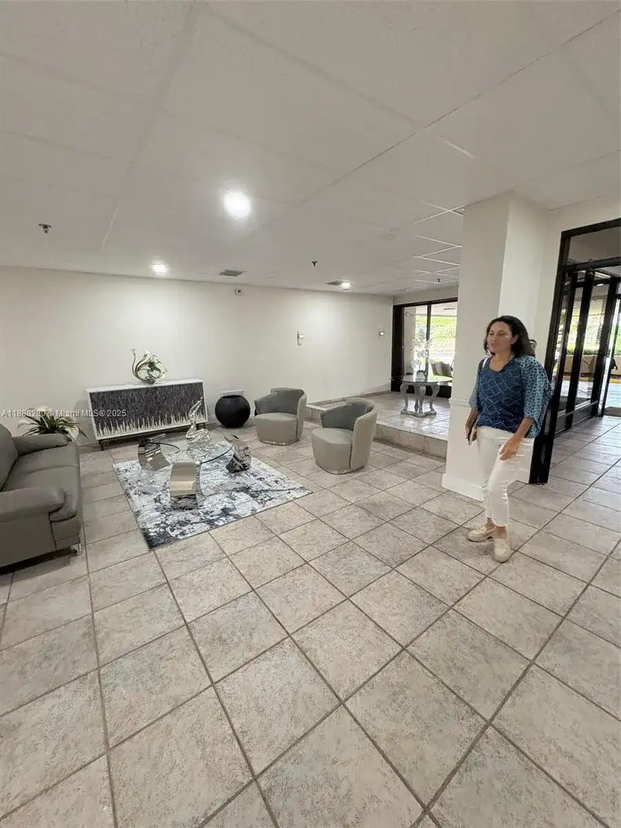 900 NE 195th St # 702, Miami FL 33179 photo 3