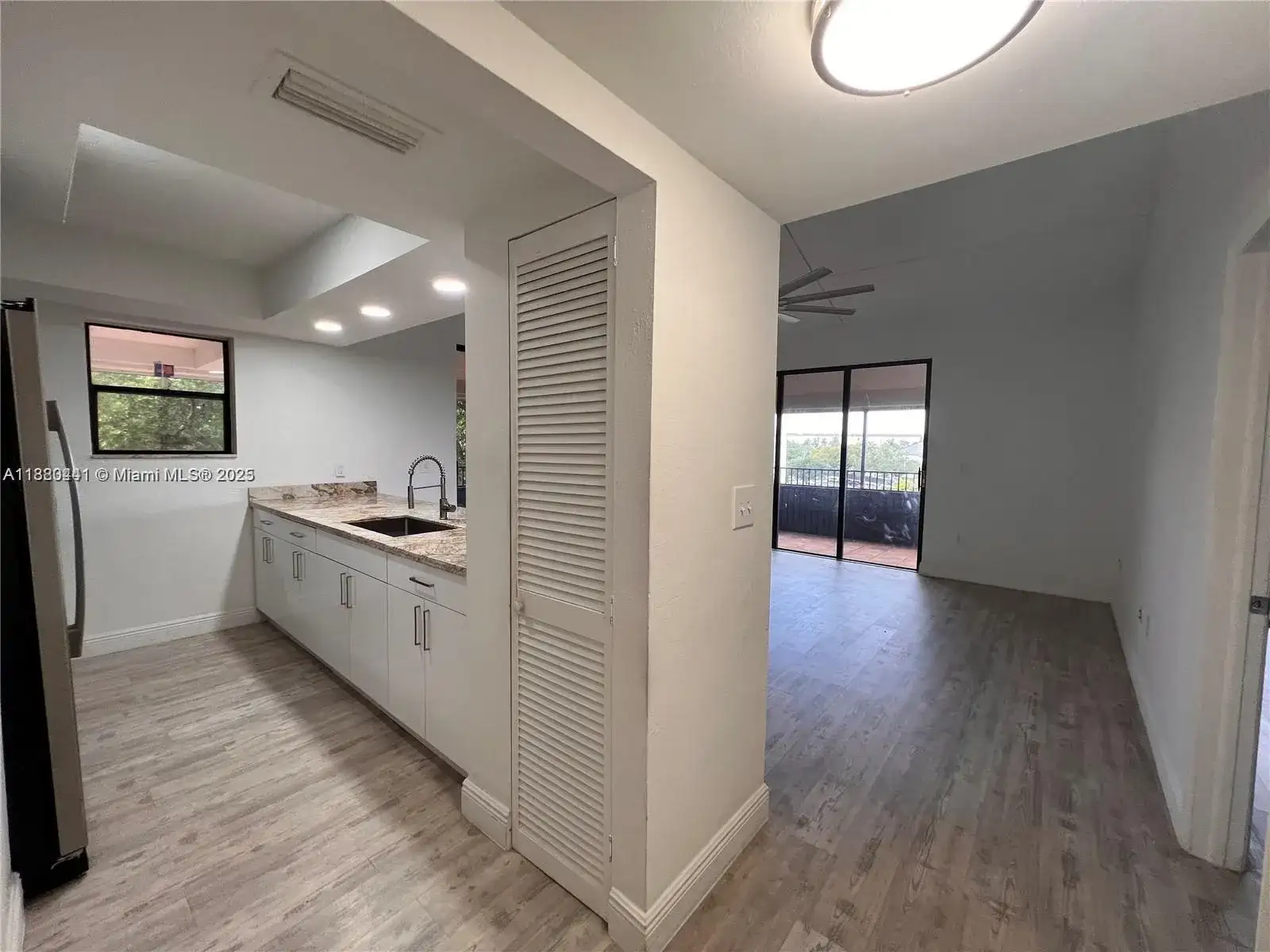 16220 NW 2nd Ave # 511, Miami FL 33169 photo 5