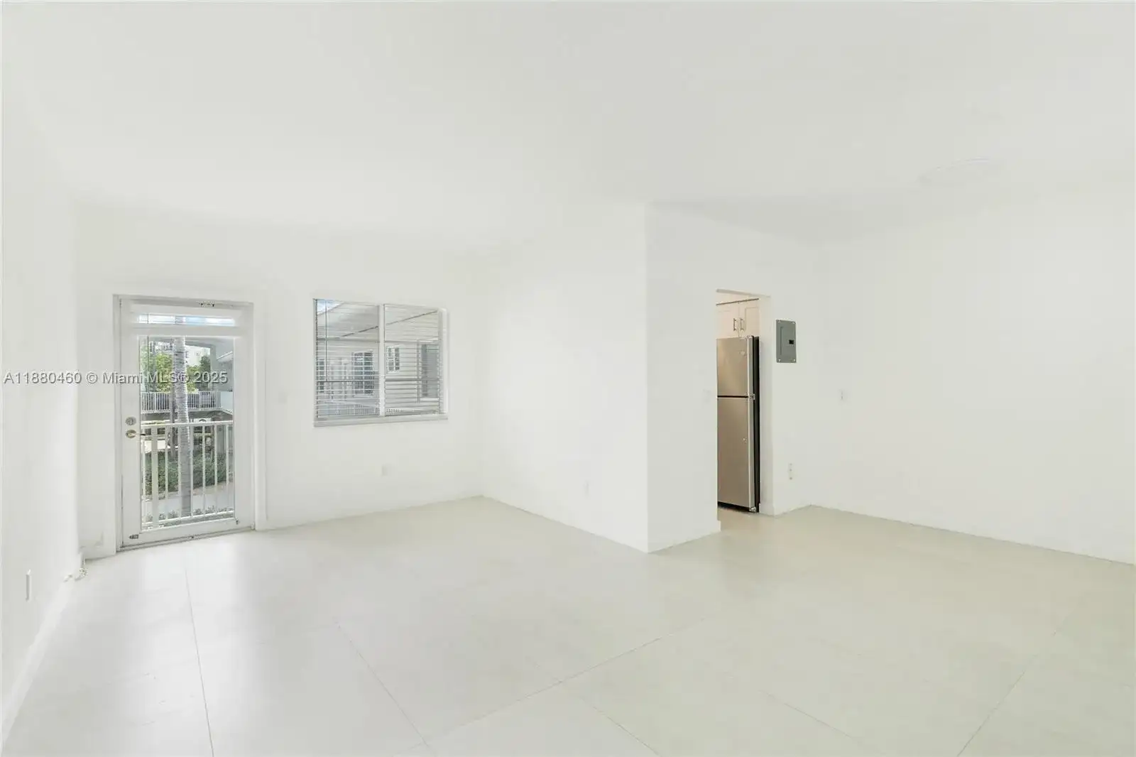 6930 Rue Versailles # 24, Miami Beach FL 33141 photo 4