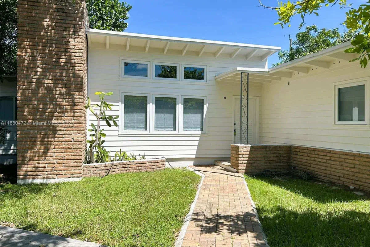 6395 SW 42nd Ter, South Miami FL 33155