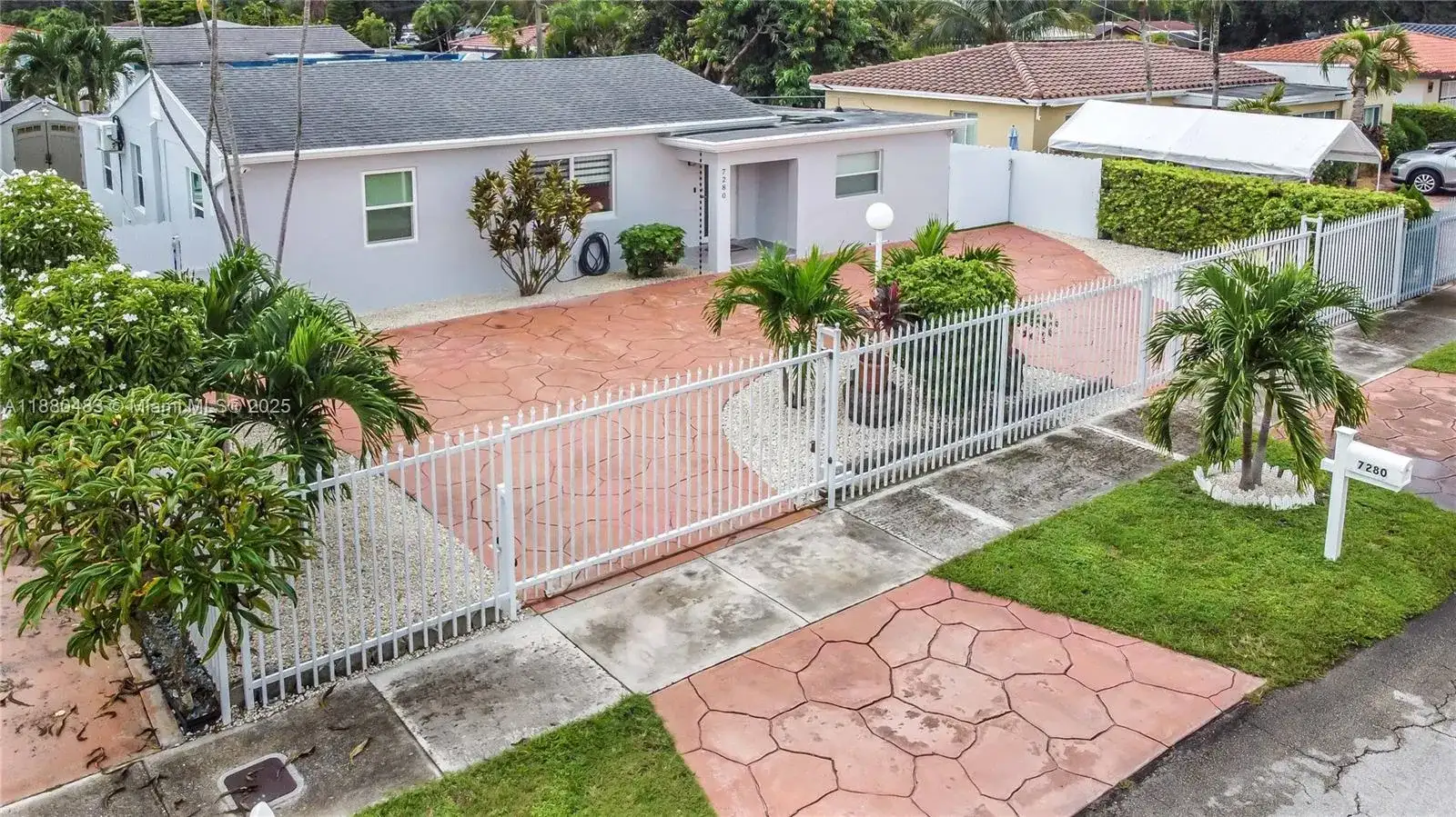 7280 SW 13th St, Miami FL 33144 photo 2