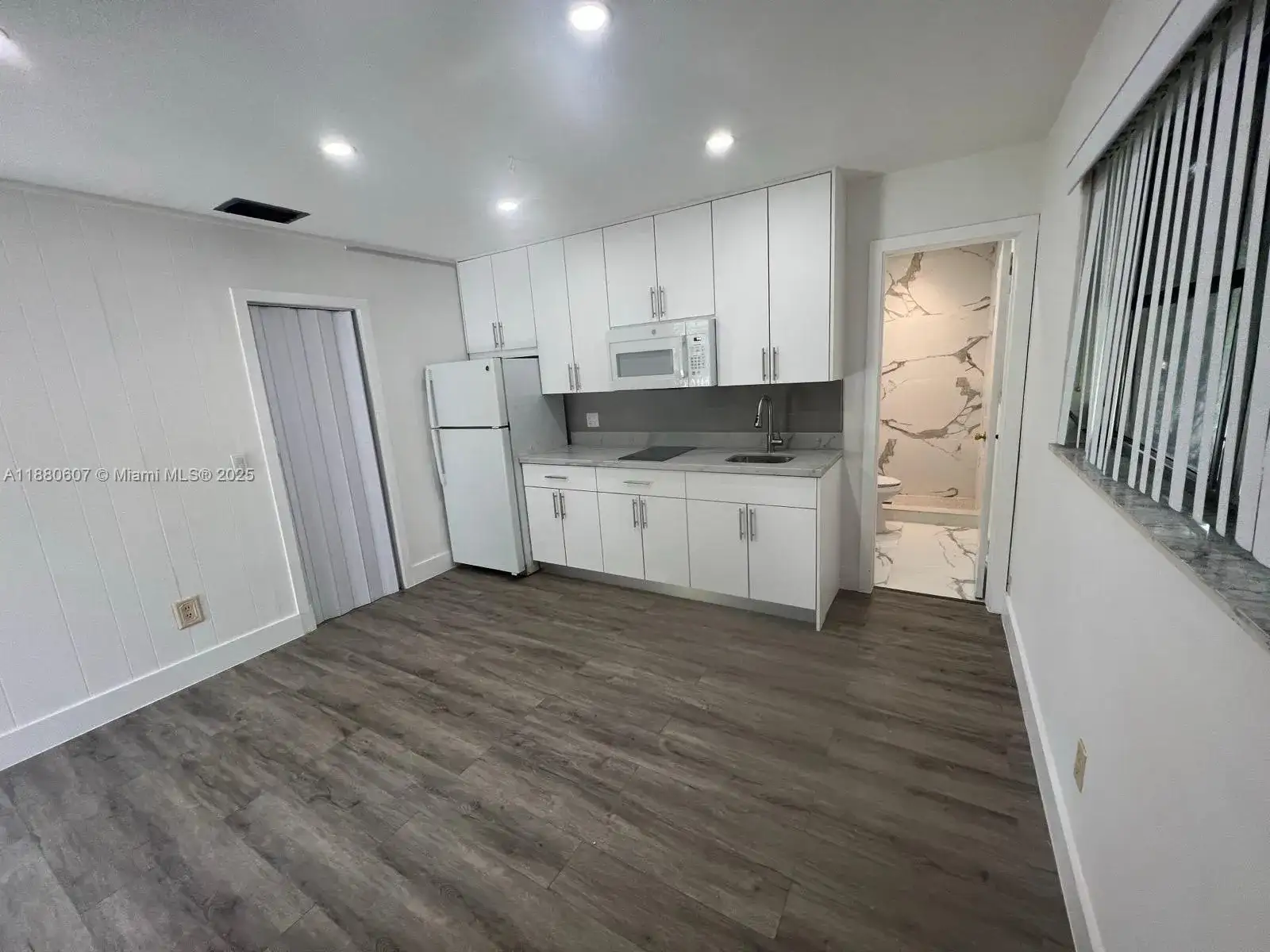 222 SW 8th St # C, Dania Beach FL 33004 photo 2