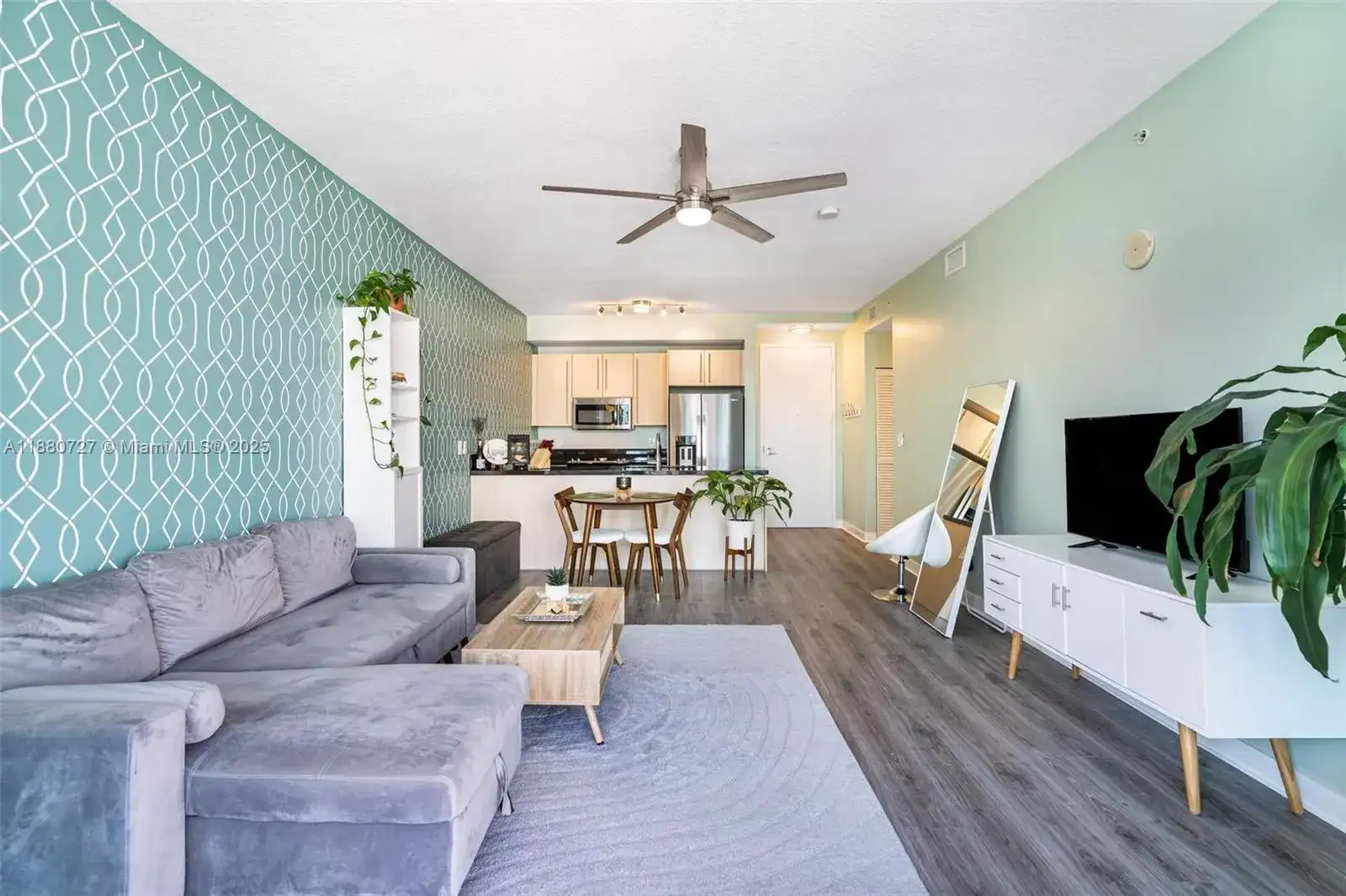 1111 SW 1st Ave, Miami FL 33130 photo 3