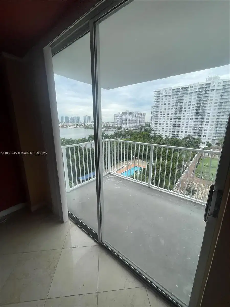 2851 NE 183rd St # 906E, Aventura FL 33160 photo 4