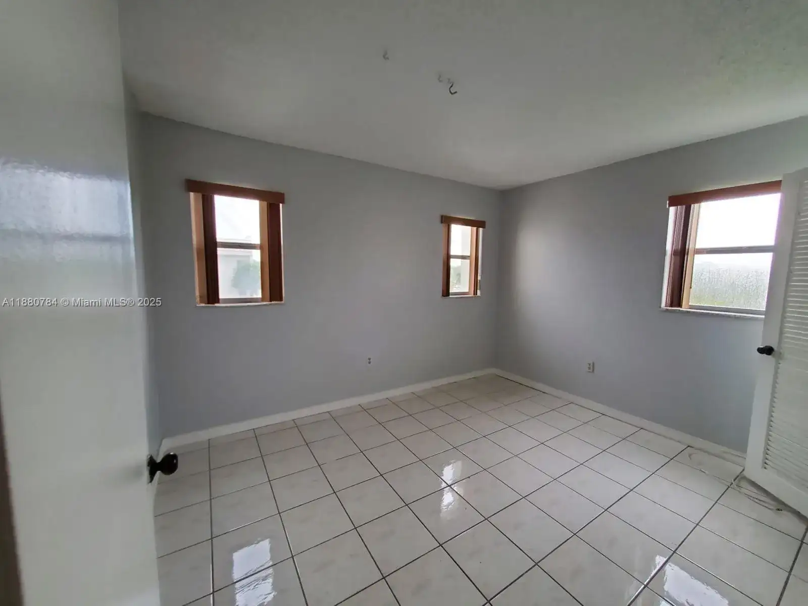 8280 Sunrise Lakes Blvd # 301, Sunrise FL 33322 photo 4