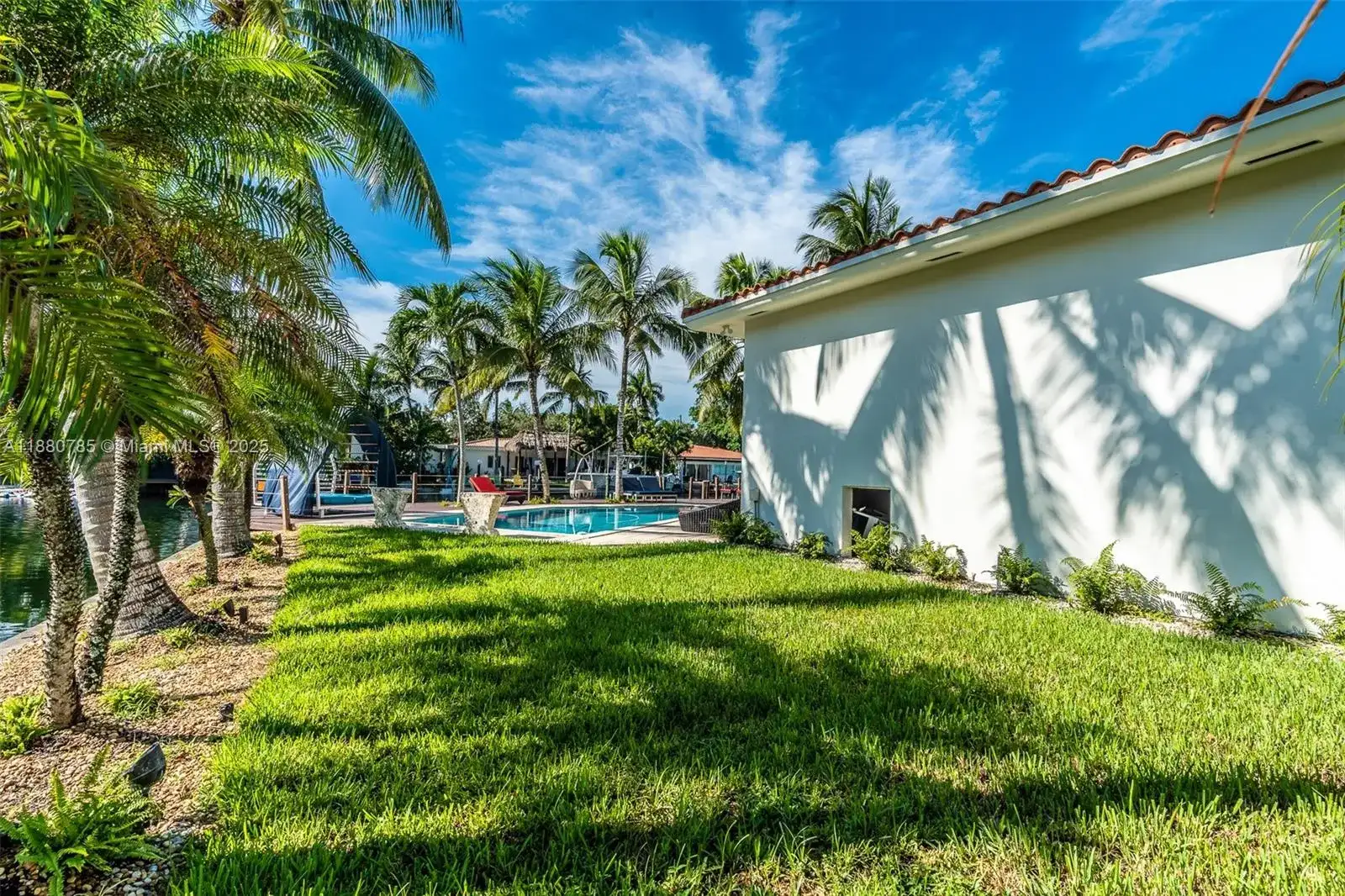 12905 Cherry Rd, North Miami FL 33181 photo 4