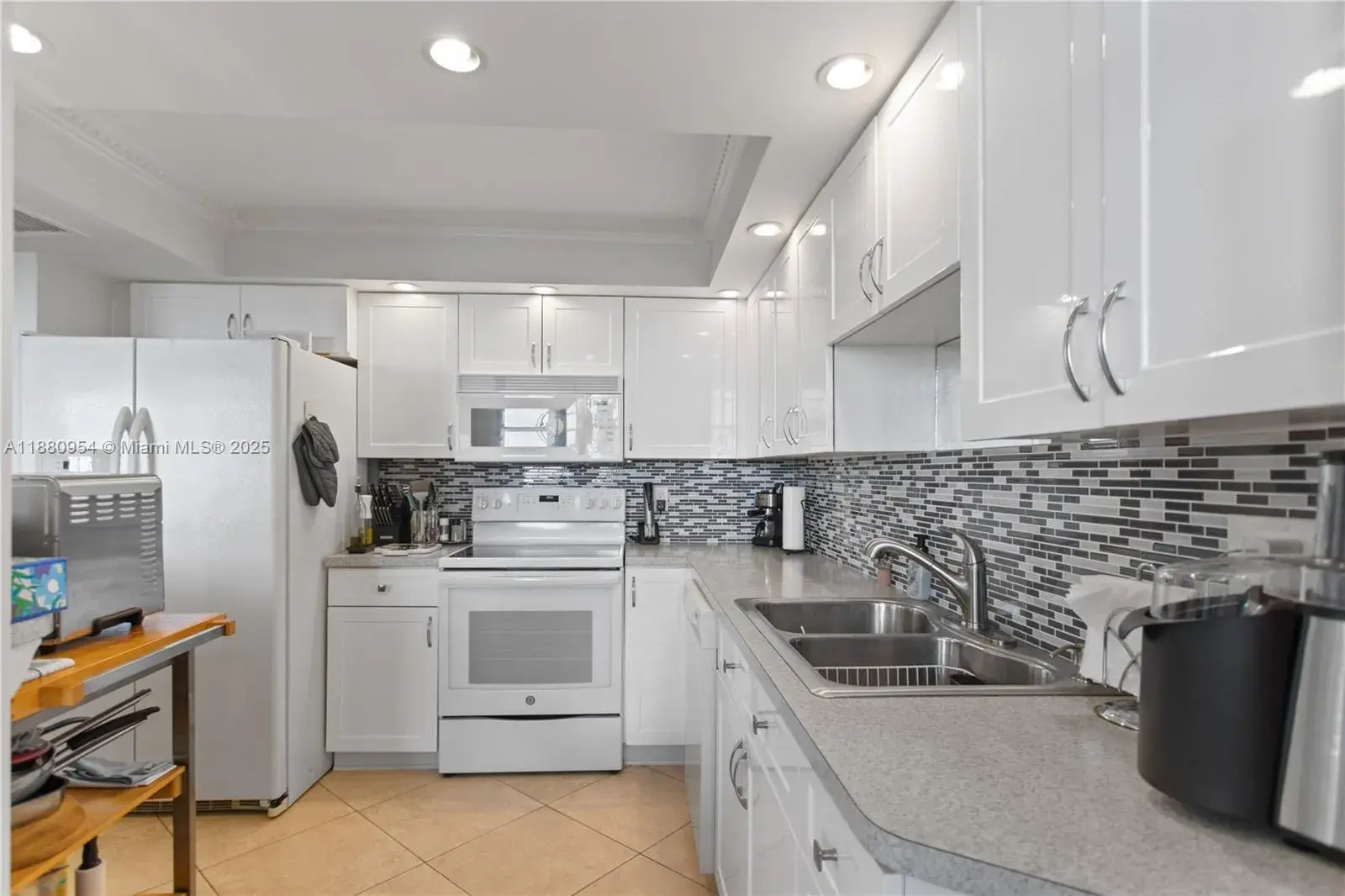 1811 Jefferson St # 805, Hollywood FL 33020