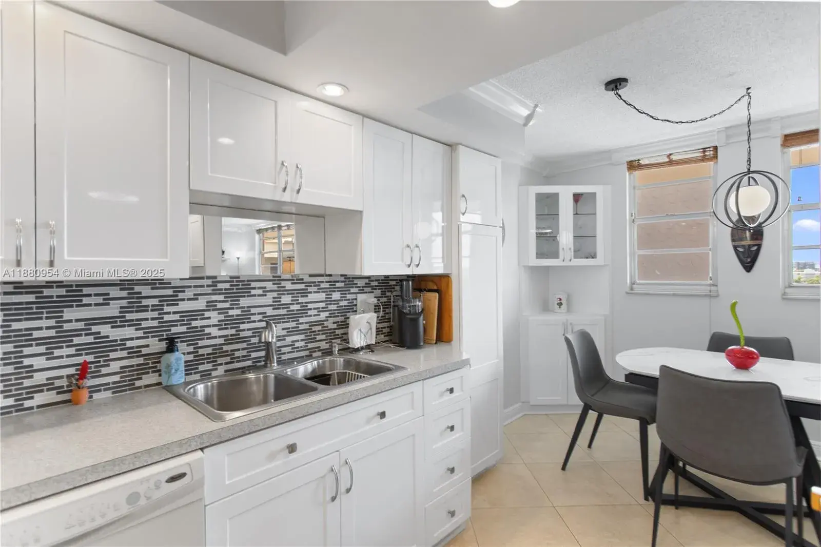 1811 Jefferson St # 805, Hollywood FL 33020