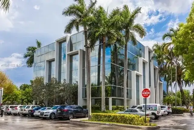 16855 NE 2 AVE # N204, North Miami Beach FL 33162