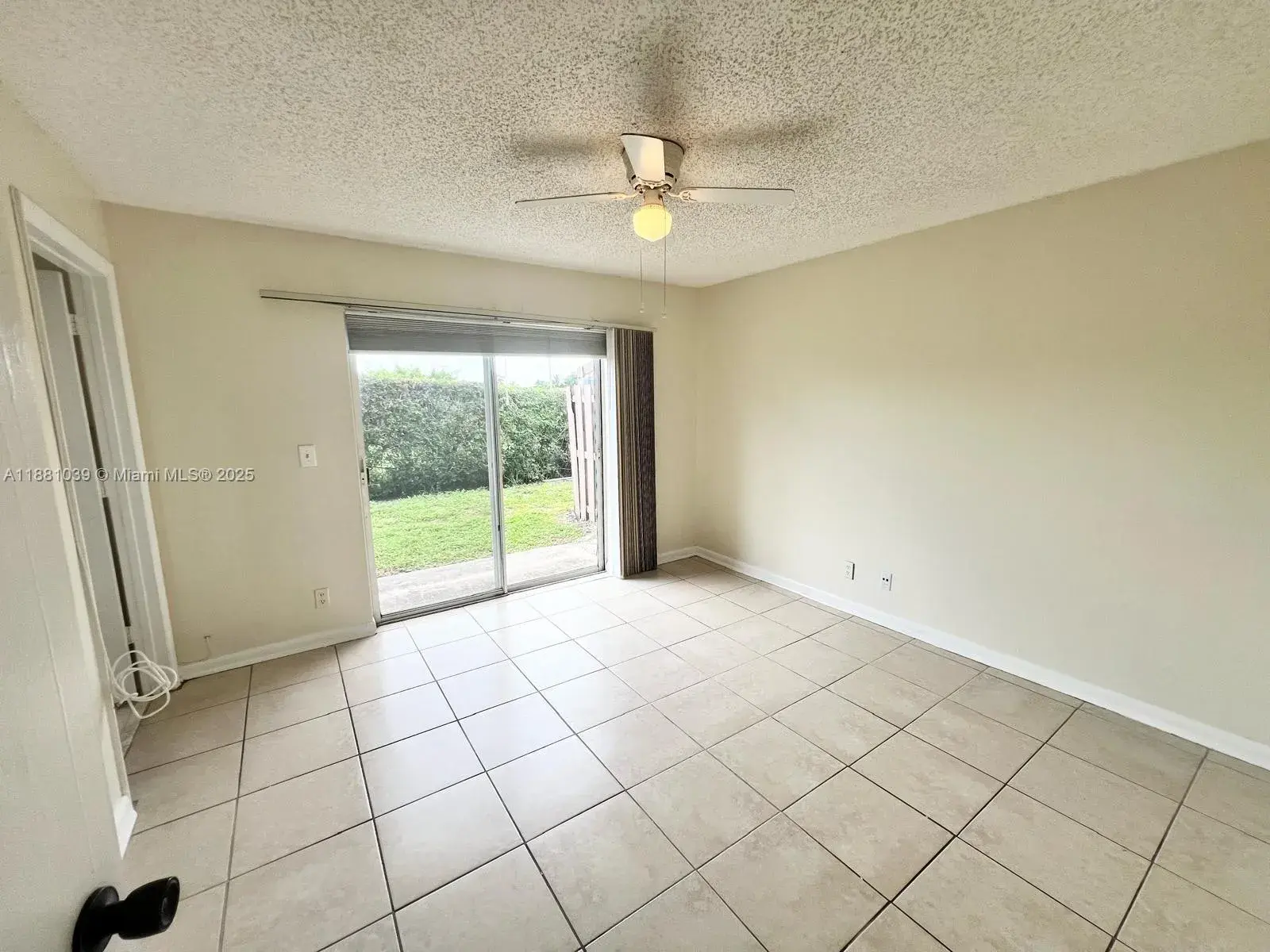 910 Cypress Way E, Palm Springs FL 33406