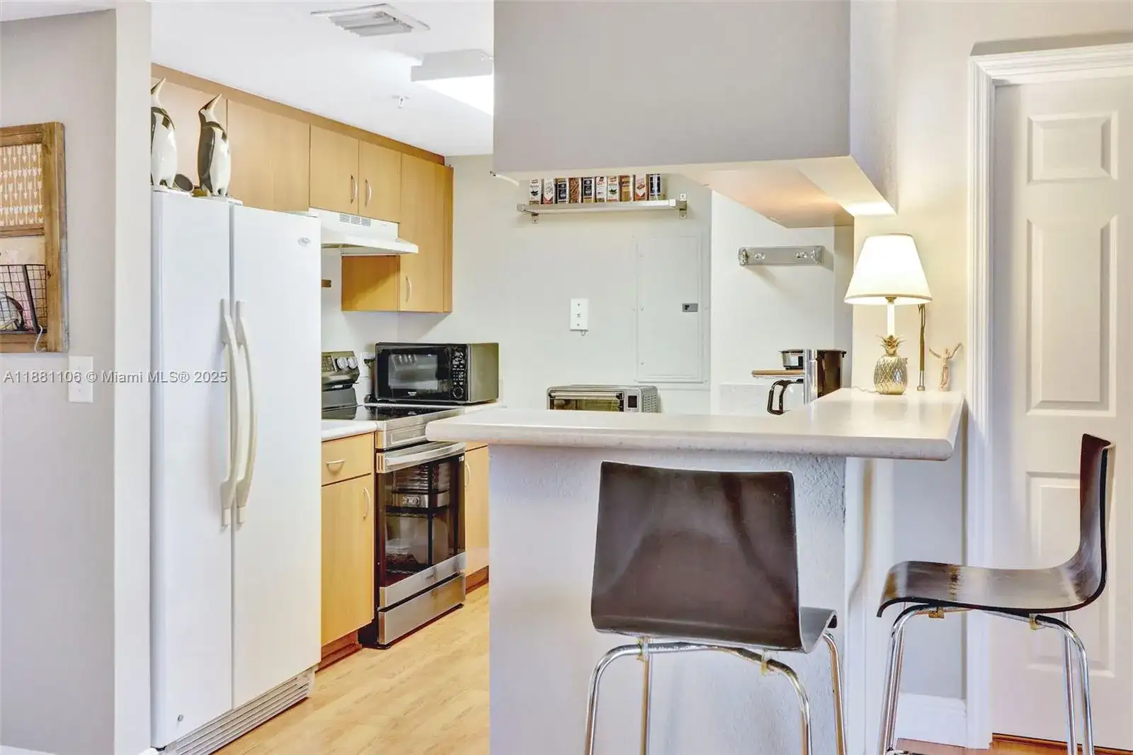 816 NW 11th St # 905, Miami FL 33136 photo 3