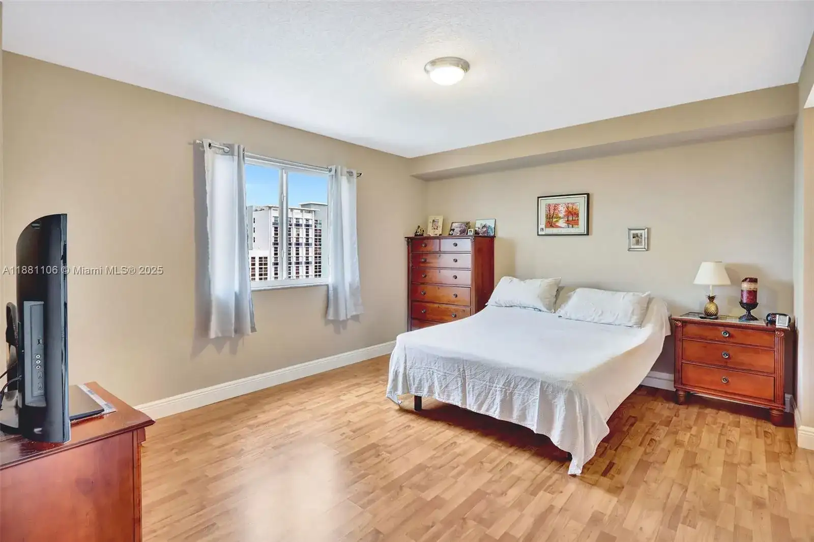 816 NW 11th St # 905, Miami FL 33136 photo 5