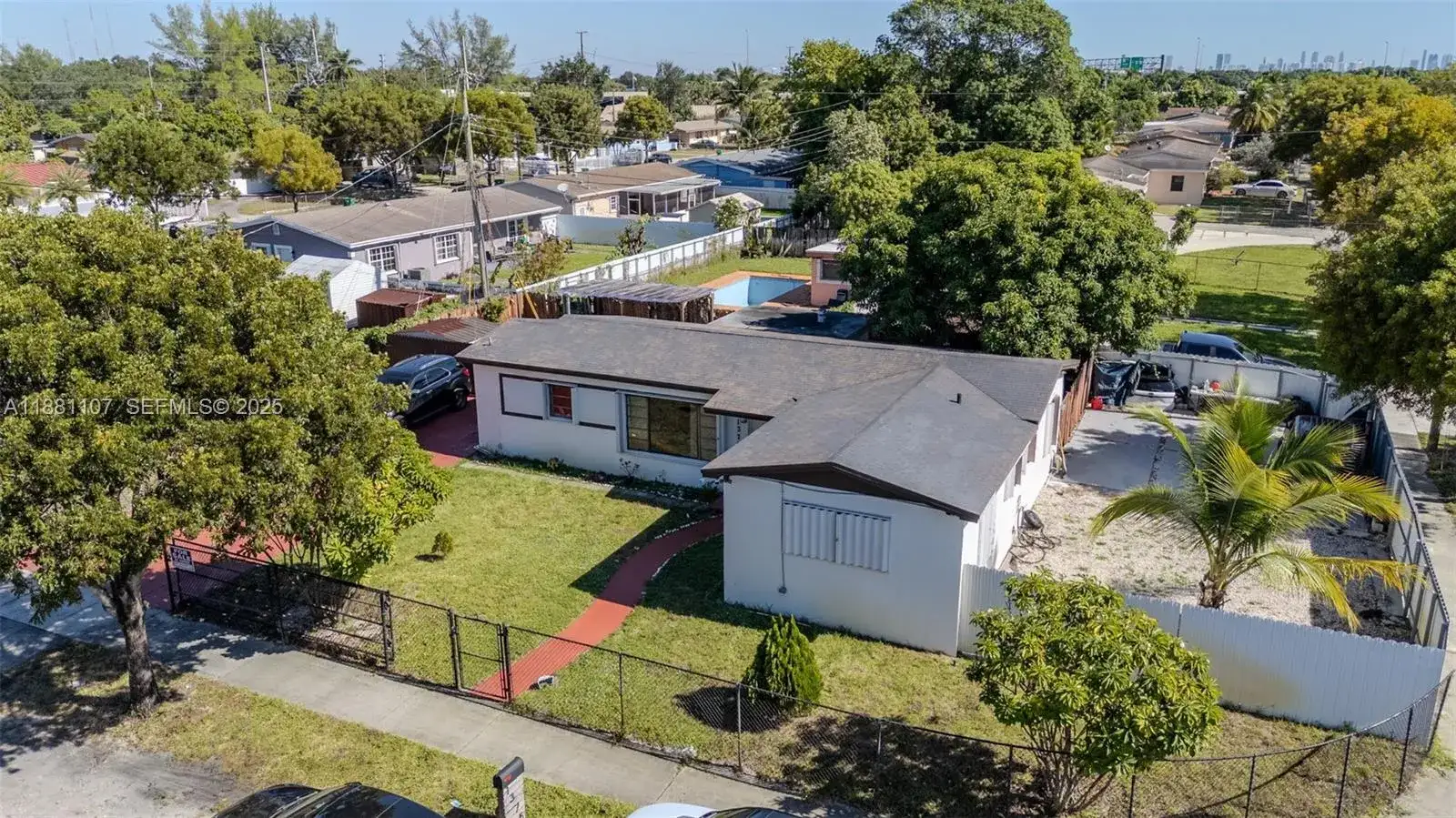 1375 NW 181st St, Miami Gardens FL 33169 photo 2