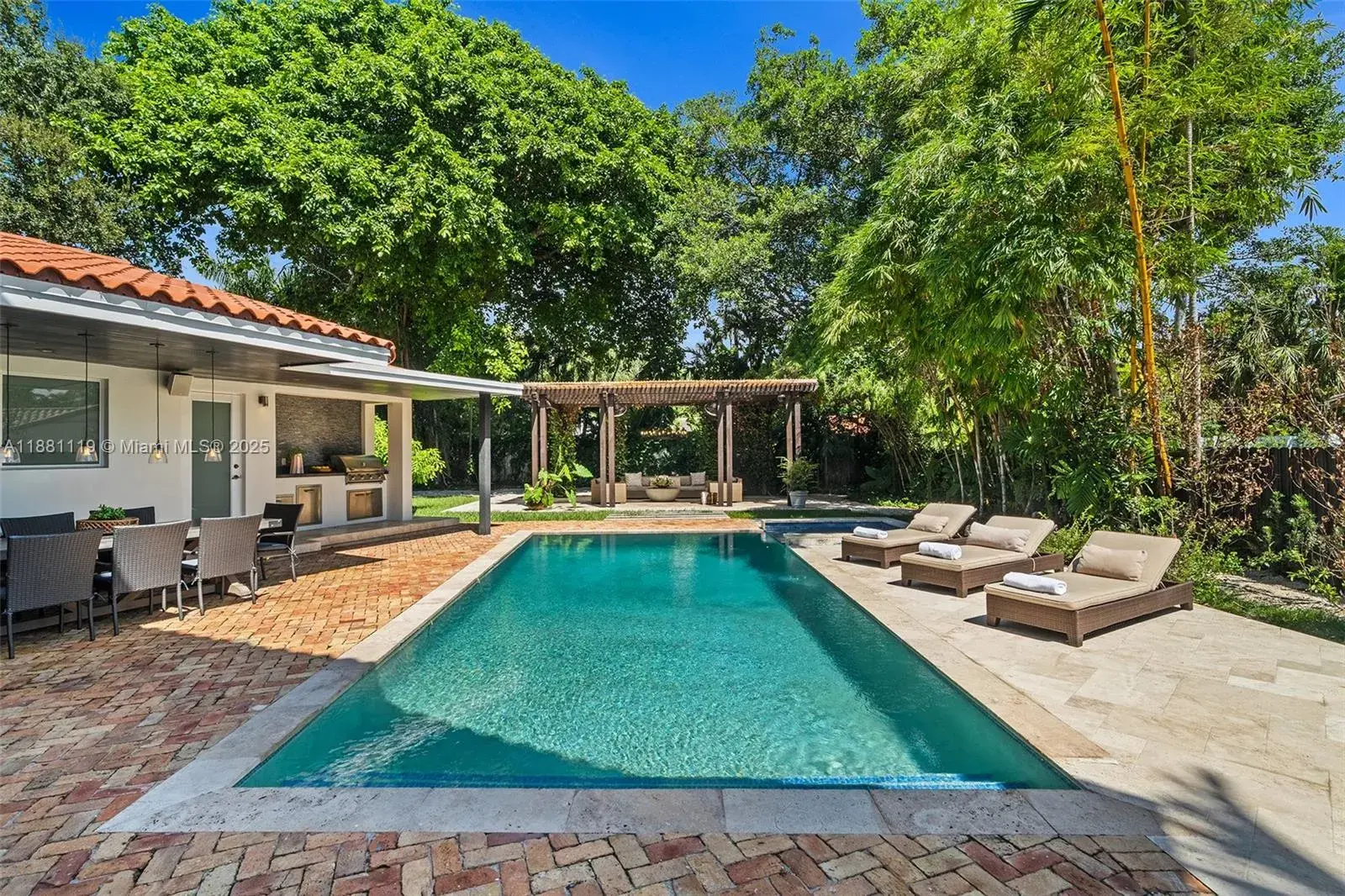 575 Bay Point Rd, Miami FL 33137