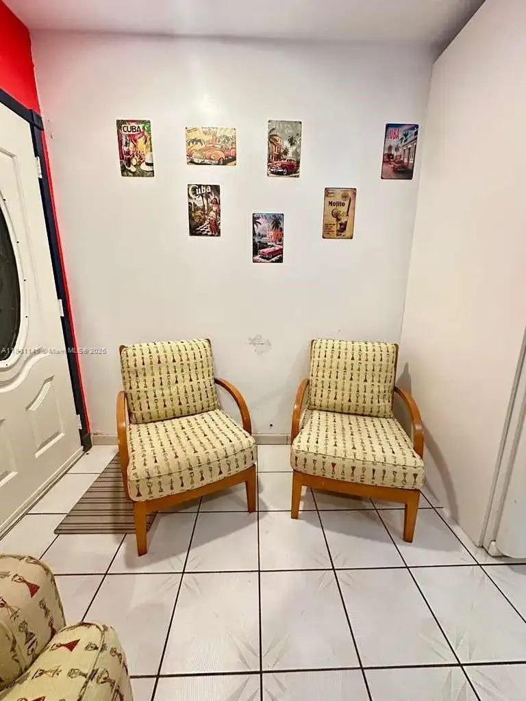 935 SW 11th Ave, Miami FL 33130 photo 2