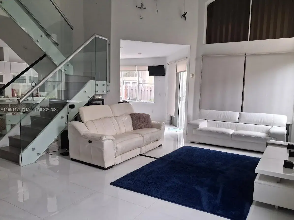 5490 NW 113th Ct, Doral FL 33178