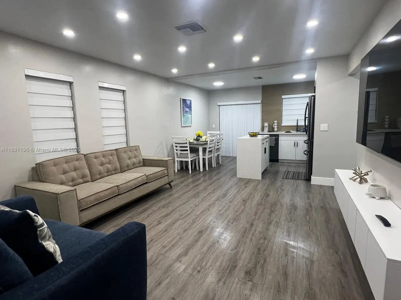 222 SW 8th St # A, Dania Beach FL 33004