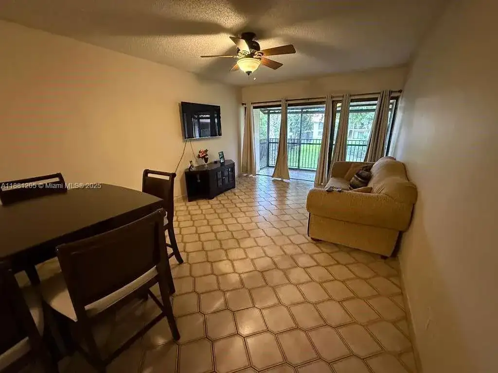 5915 Washington St # 116, Hollywood FL 33023 photo 3