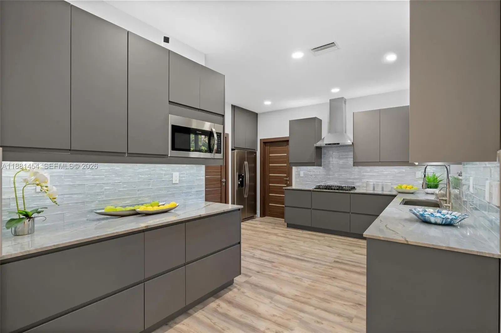 1155 Tyler St, Hollywood FL 33019