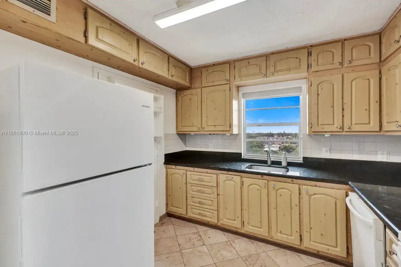 2025 NE 164th St # 716, North Miami Beach FL 33162 photo 3