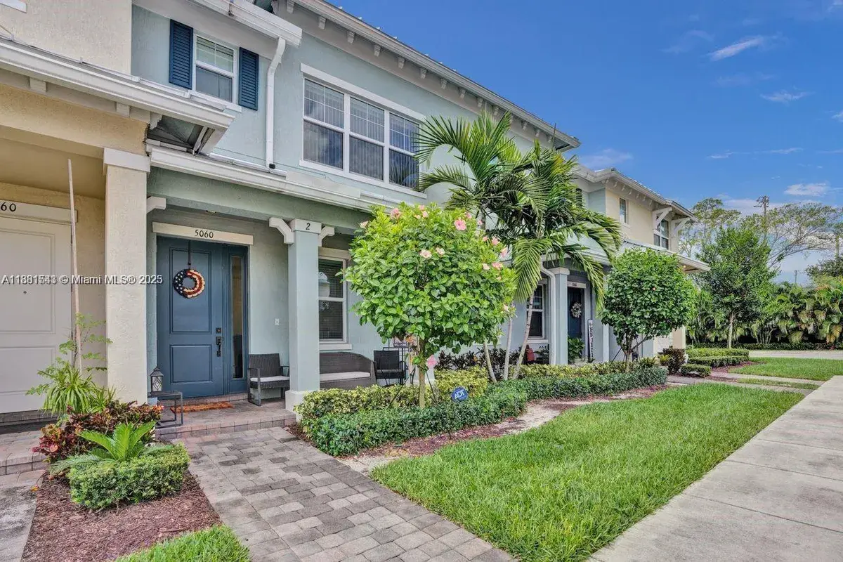 5060 Eucalyptus Dr # 2, Hollywood FL 33021