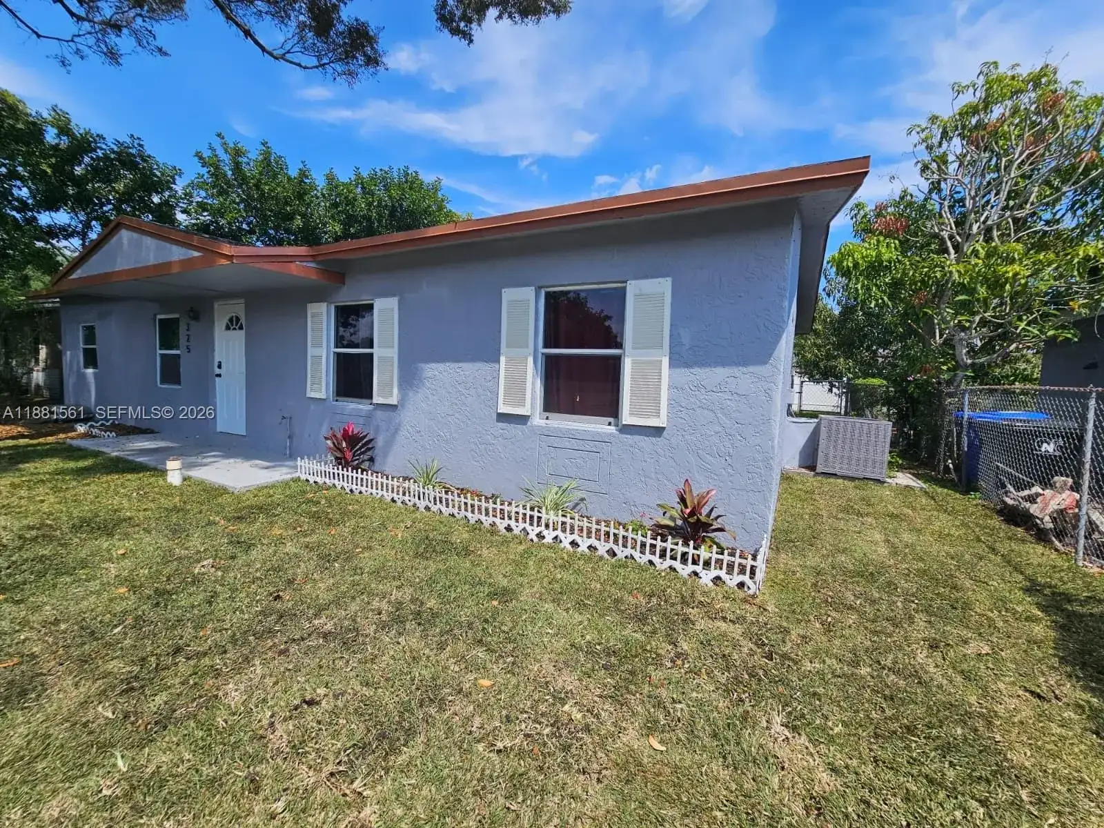 325 SW 80th Ter, North Lauderdale FL 33068 photo 2