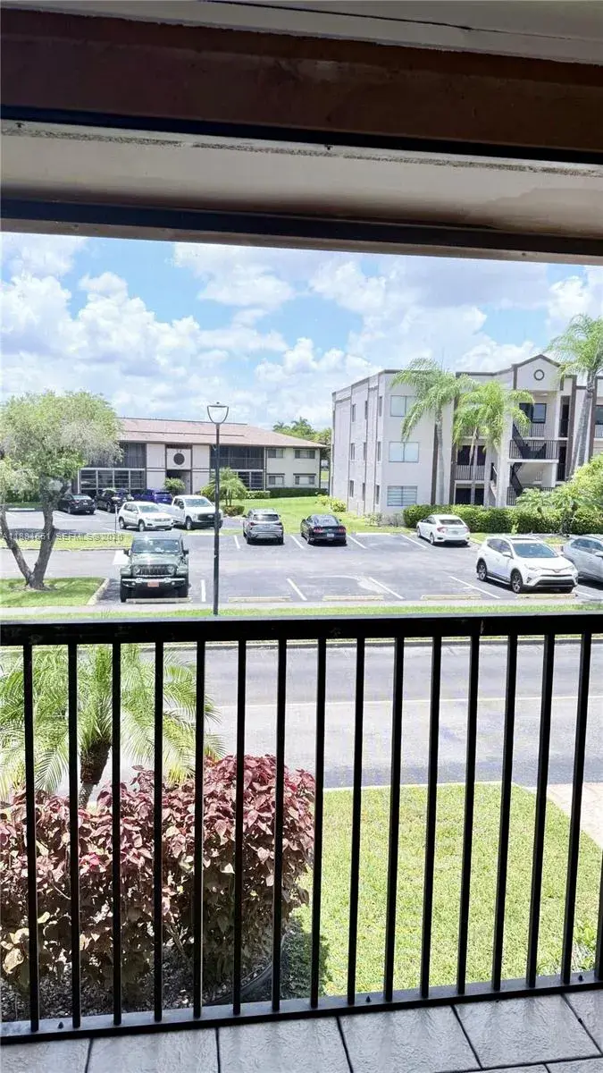 9794 N Belfort Cir # 202, Tamarac FL 33321
