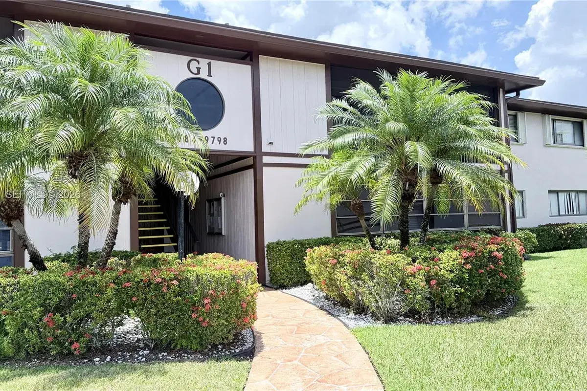 9794 N Belfort Cir # 202, Tamarac FL 33321