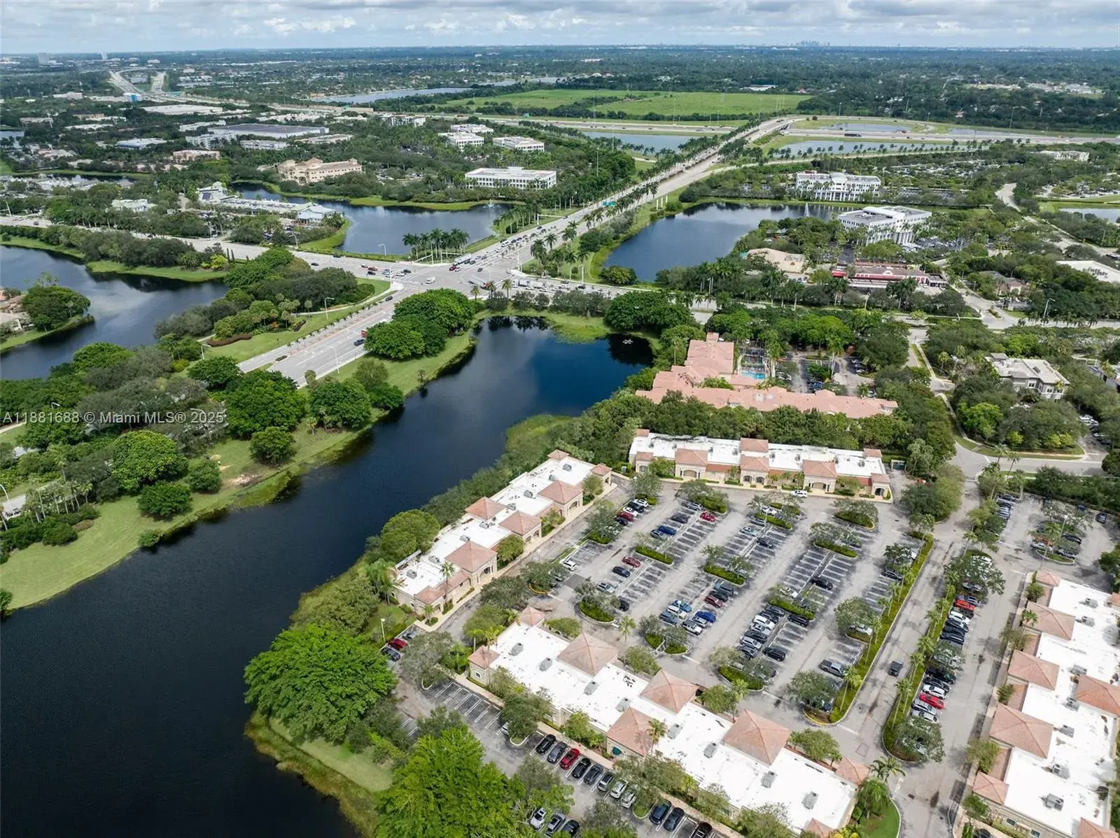 2665 Executive Park Dr, Weston FL 33331