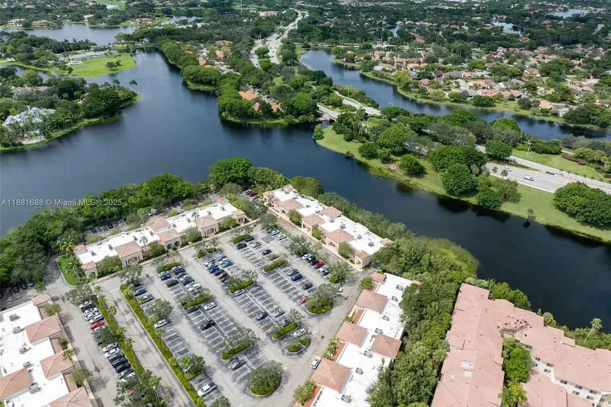 2665 Executive Park Dr, Weston FL 33331