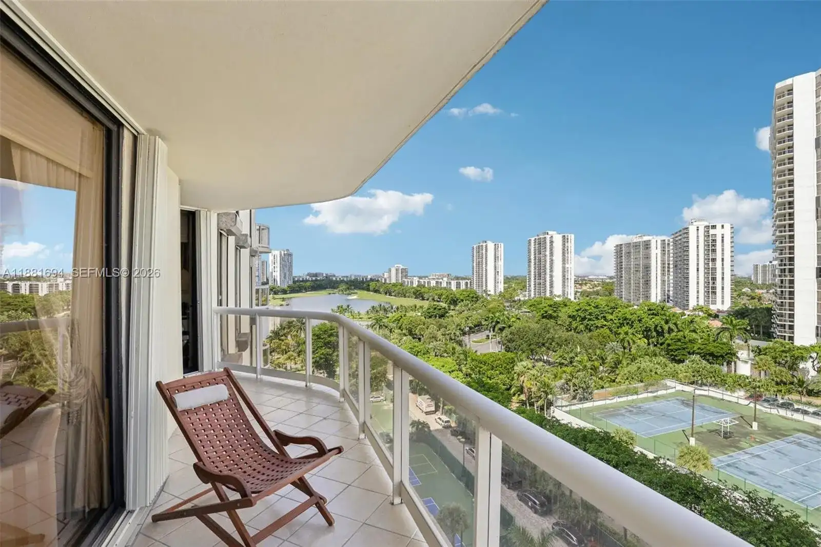 20191 E Country Club Dr # 1102, Aventura FL 33180 photo 2