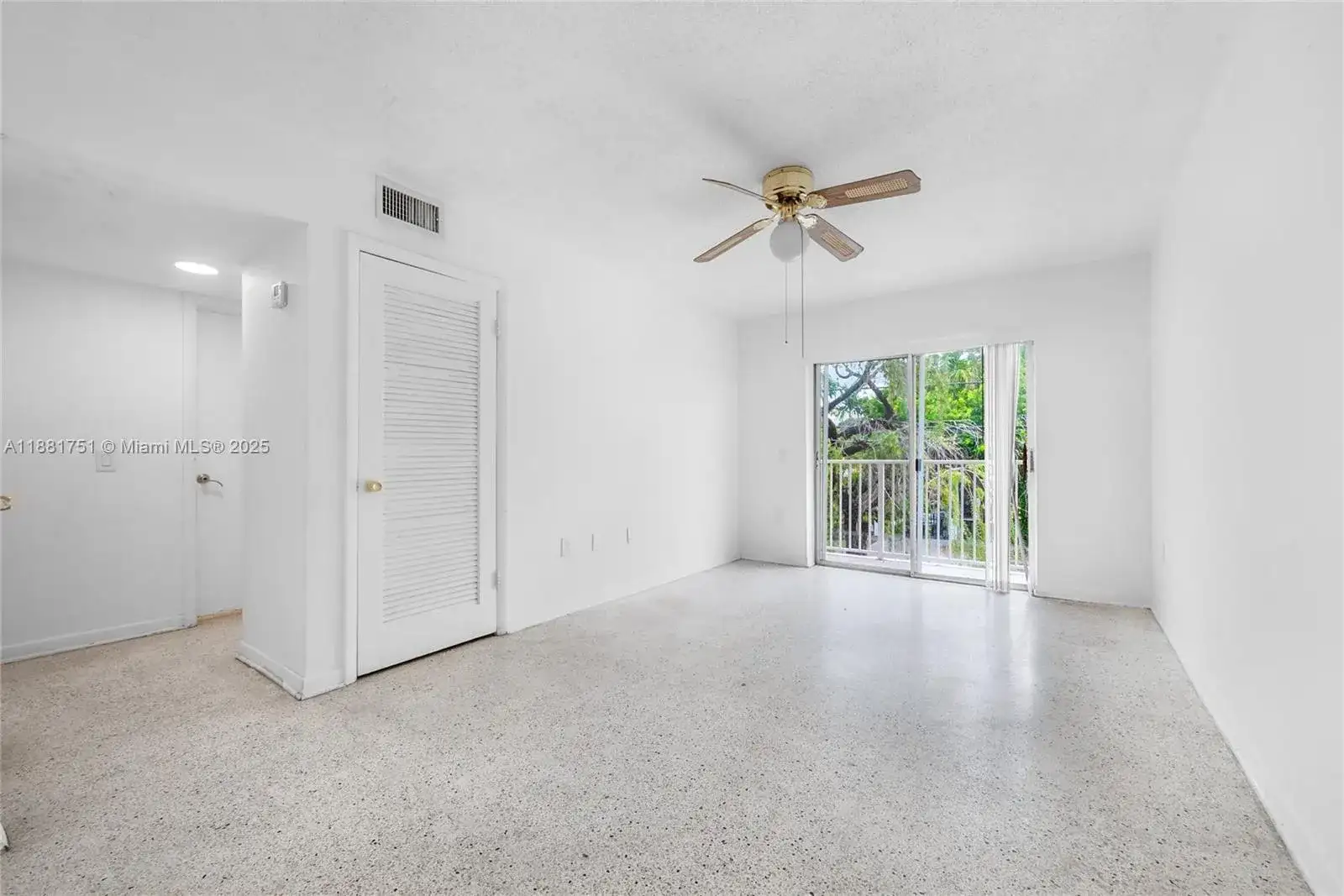 2661 SW 11th St # 14, Miami FL 33135 photo 2