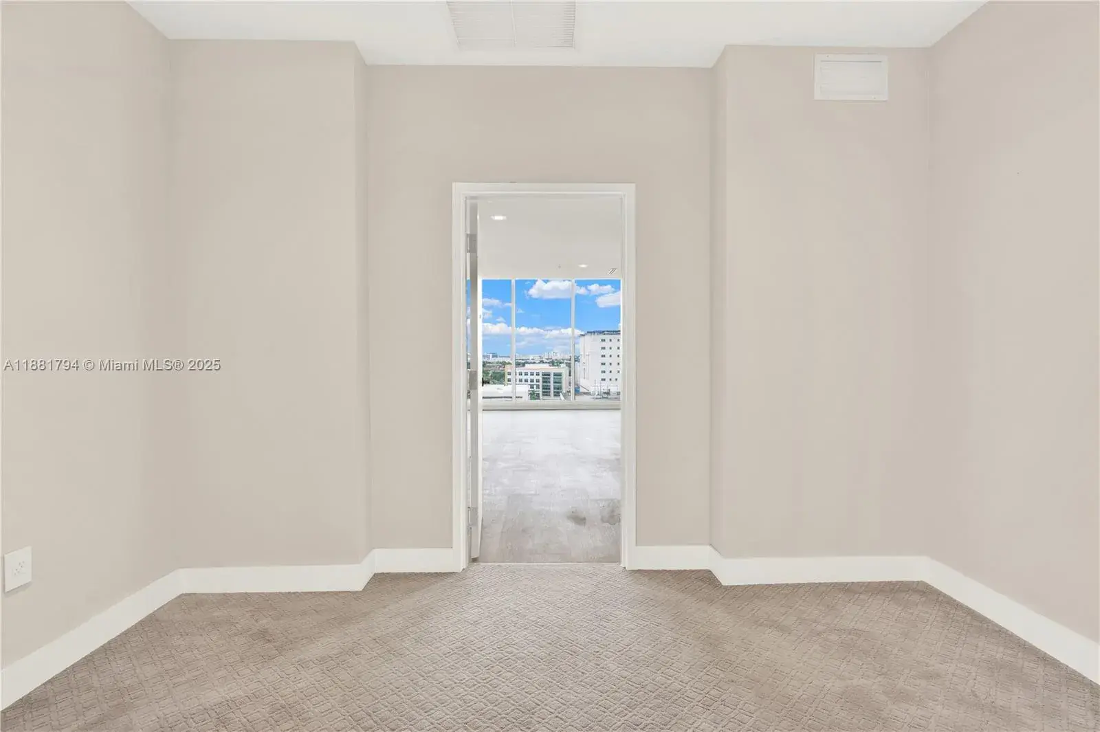 2820 NE 214th St # 1005, Aventura FL 33180