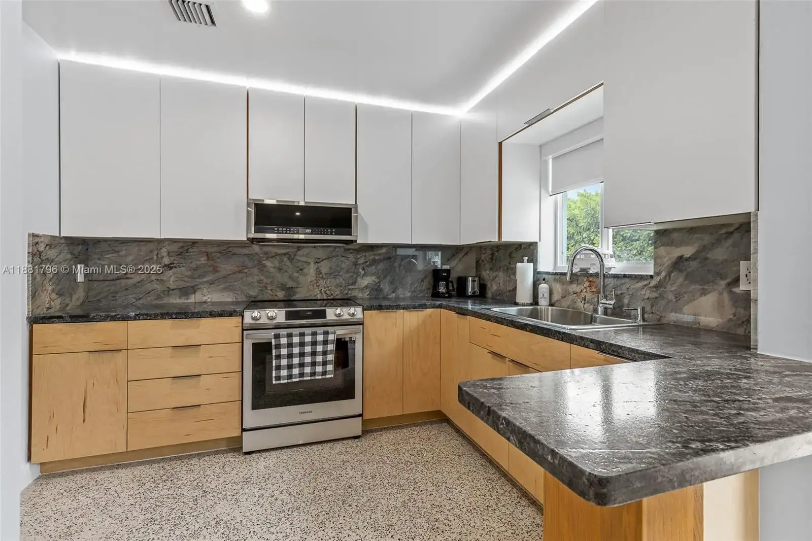 340 Bamboo Rd, Palm Beach Shores FL 33404 photo 4