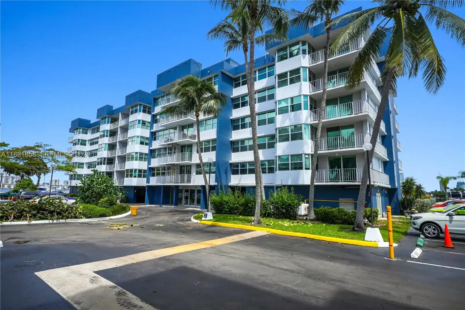 16558 NE 26th Ave # 2A, North Miami Beach FL 33160 photo 5