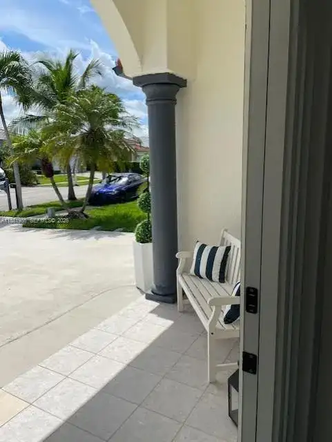 18214 SW 144th Pl, Miami FL 33177 photo 2