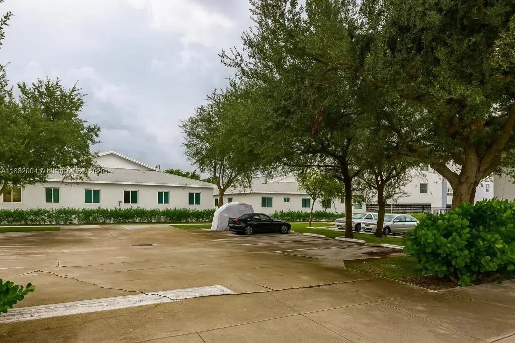 2516 Lincoln St, Hollywood FL 33020