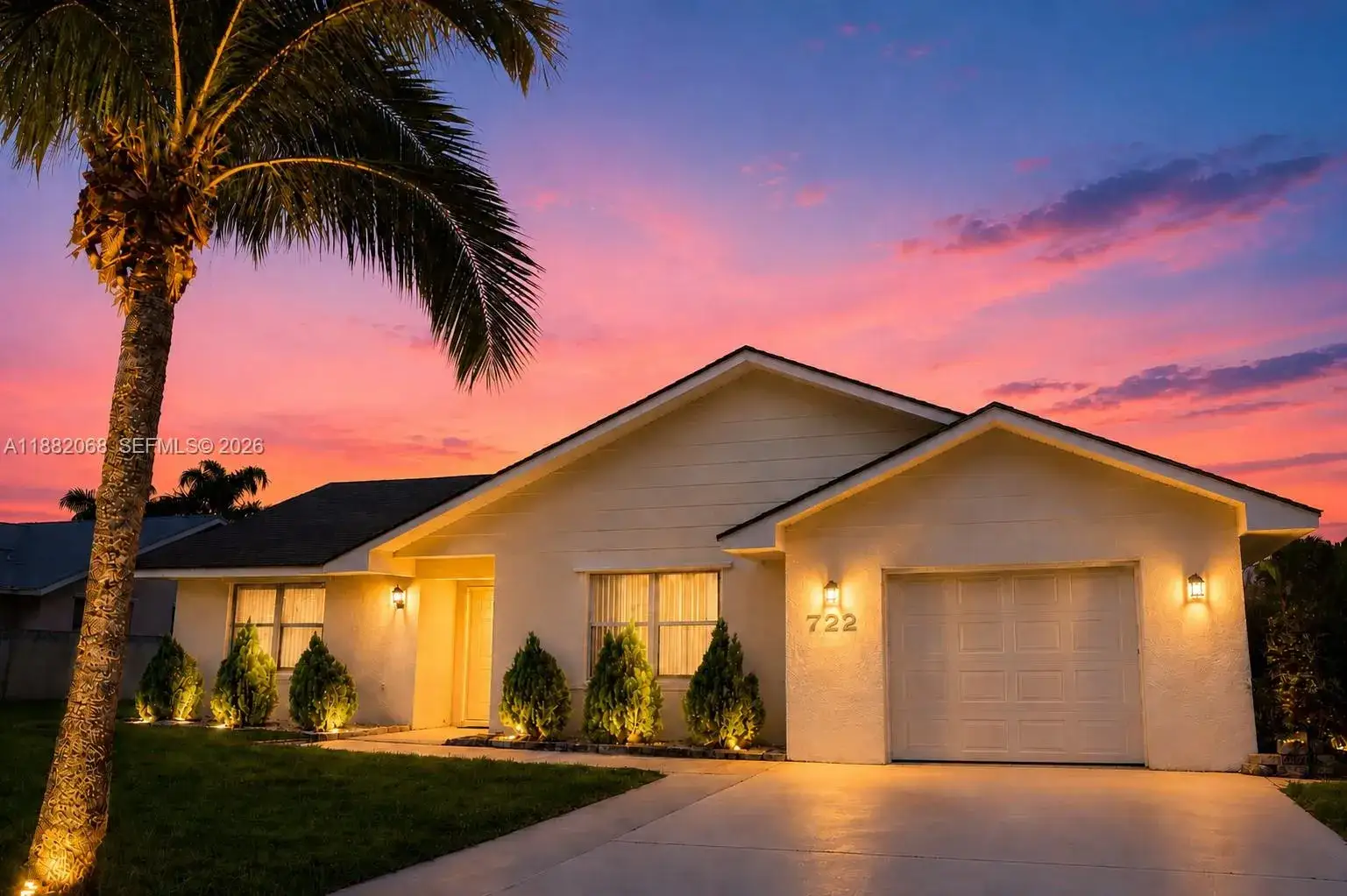 722 SE Thanksgiving Ave, Port St. Lucie FL 34984