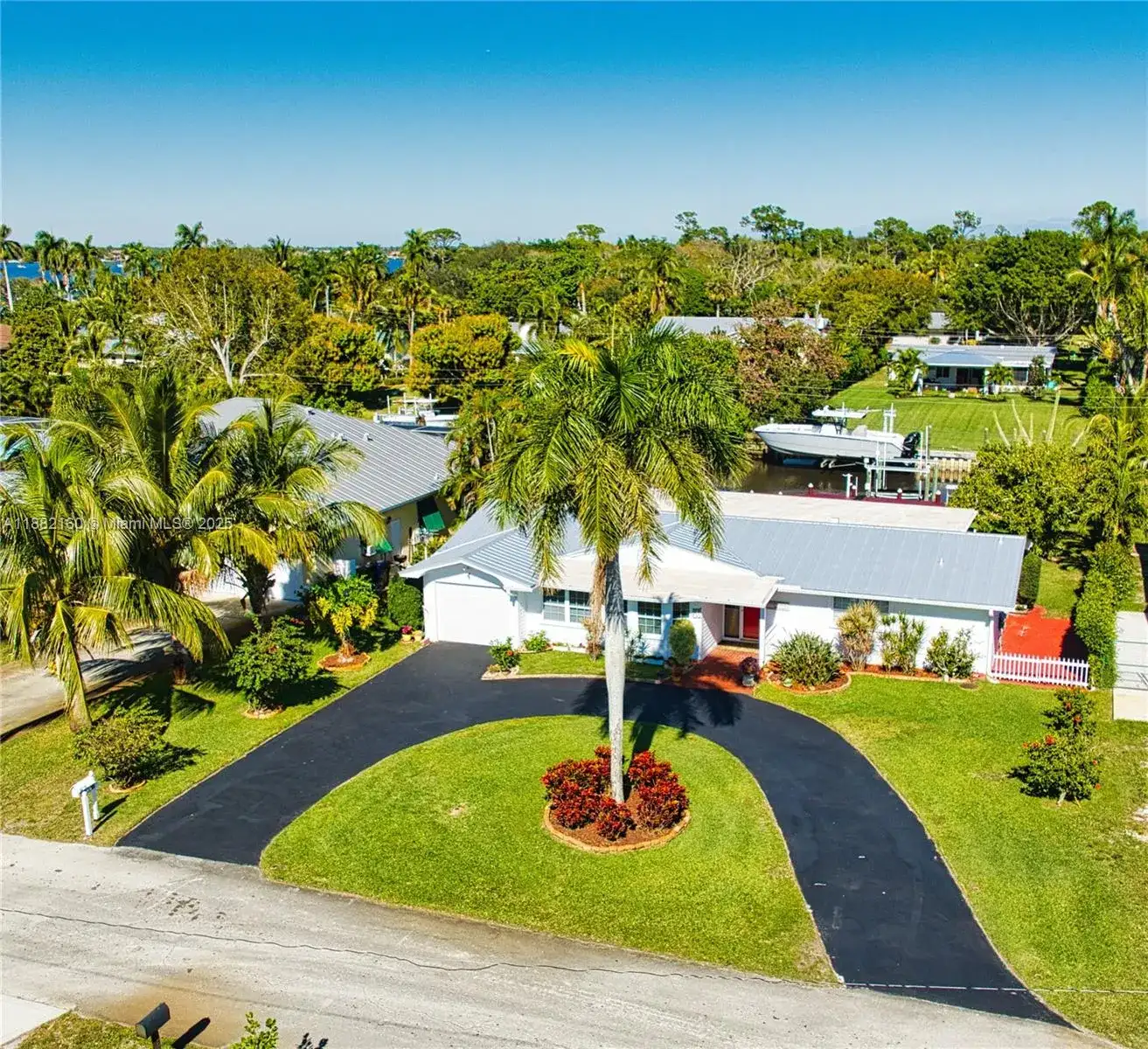 508 SW South Carolina Dr, Stuart FL 34994 photo 3