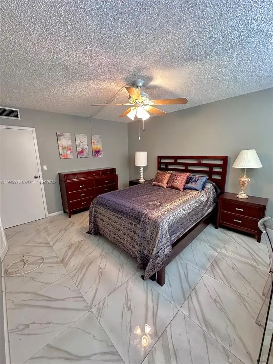 2800 Somerset Dr # 403J, Lauderdale Lakes FL 33311 photo 3
