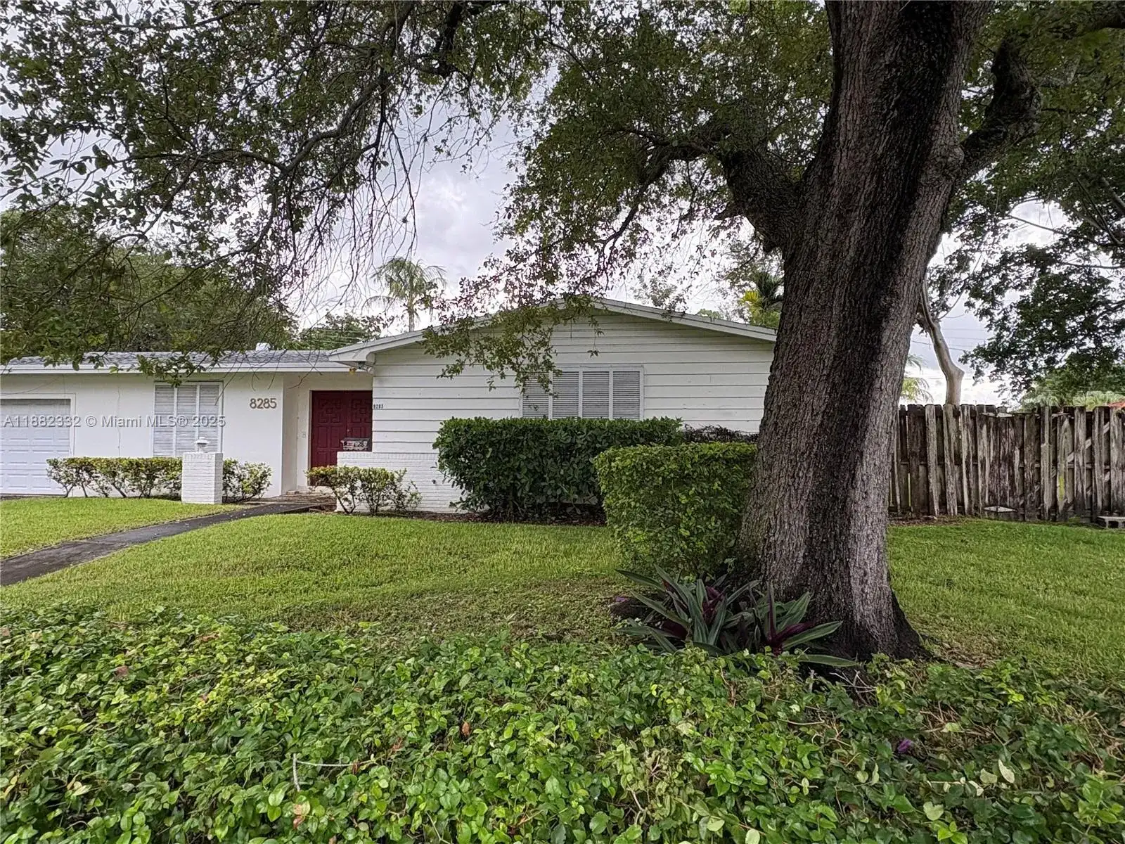 8285 SW 104th St, Miami FL 33156 photo 2