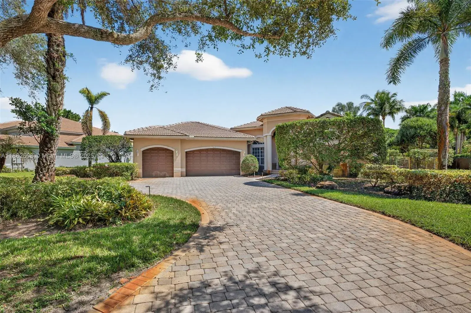3792 Churchill Downs Dr, Davie FL 33328