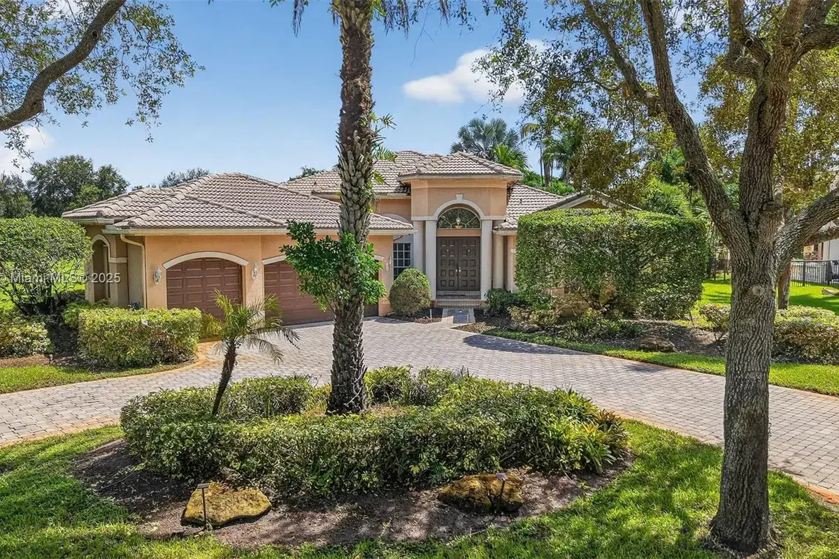 3792 Churchill Downs Dr, Davie FL 33328