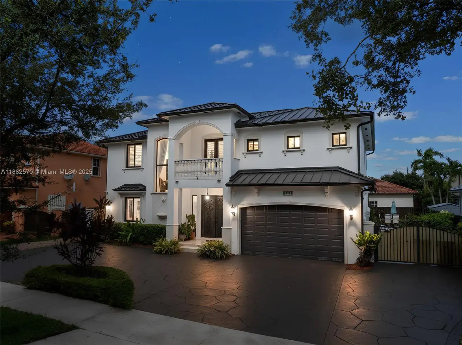 16533 NW 77th Path, Miami Lakes FL 33016 photo 2